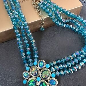🩵 Heidi DAUS Stunning & Elegant Swarovski Crystals Blue Beaded Necklace 🩵